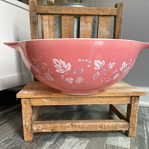 Pyrex Pink Gooseberry Cinderella Bowl 444